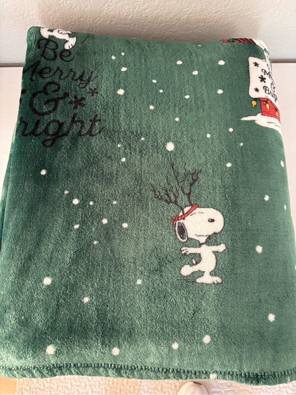 BERKSHIRE Blankets PEANUTS Snoopy Christmas Oversized Plush Throw Blanket